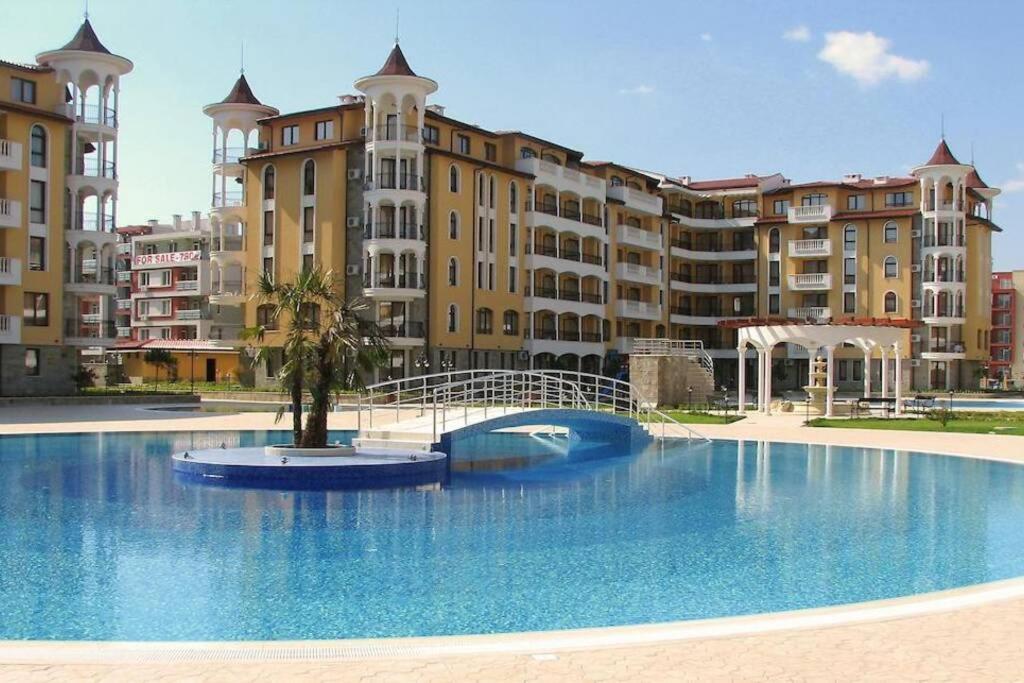 Ferienwohnung Royal Sun, 6 People, 600 M From The Sea Slantschew brjag Exterior foto