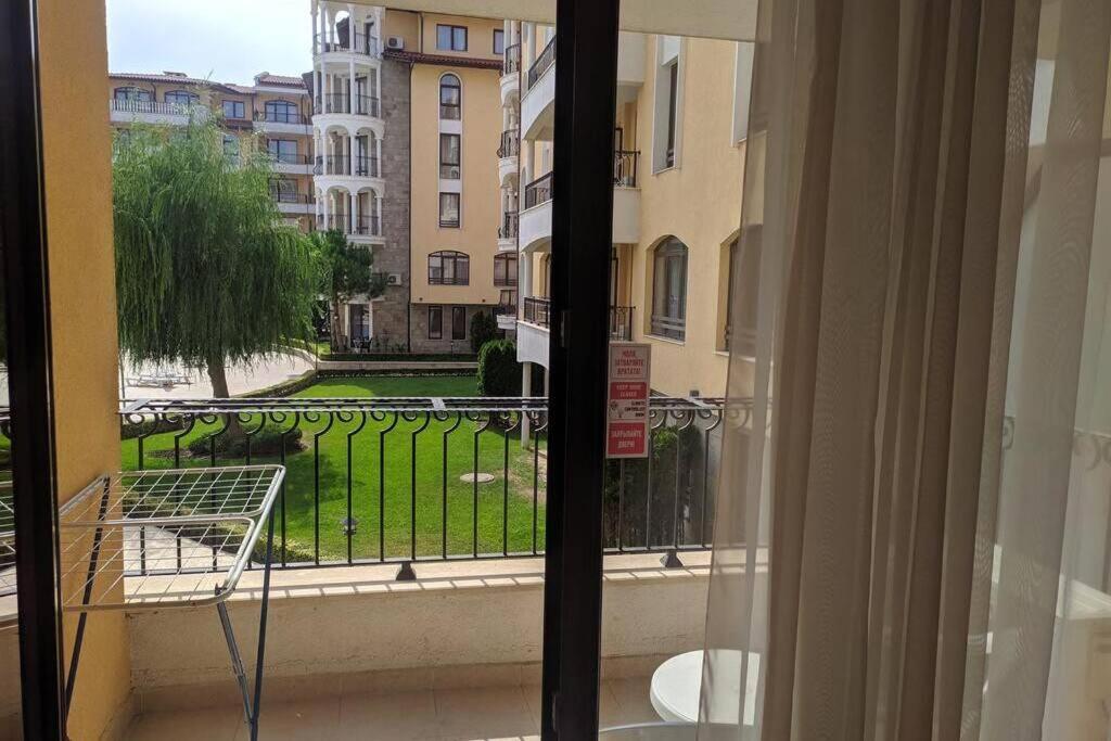 Ferienwohnung Royal Sun, 6 People, 600 M From The Sea Slantschew brjag Exterior foto