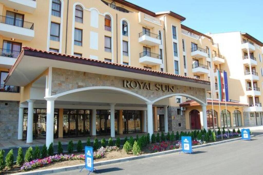 Ferienwohnung Royal Sun, 6 People, 600 M From The Sea Slantschew brjag Exterior foto