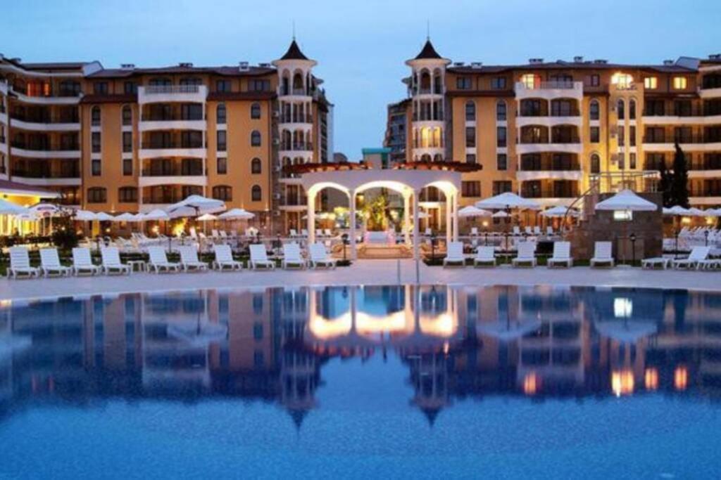 Ferienwohnung Royal Sun, 6 People, 600 M From The Sea Slantschew brjag Exterior foto